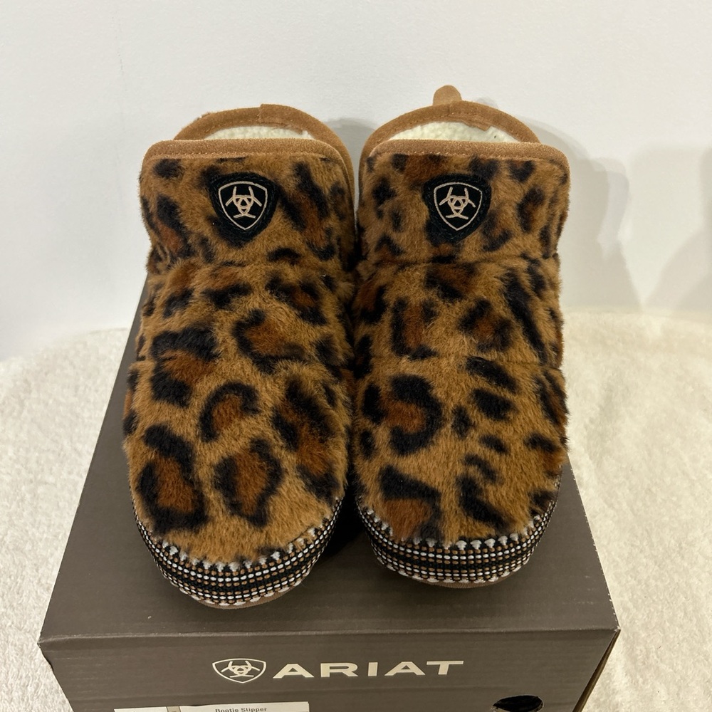 Ariat Women's Leopard Print Fuzzy Slippers